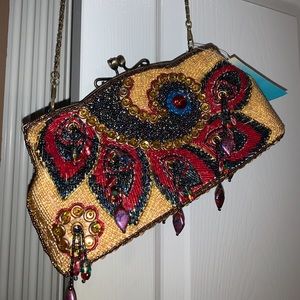 NEW NEVER USED CLUTCH GOOD CONDITION WITH SEQUINS